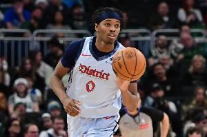 奇才官方：库利巴利因左小腿肌肉紧张 本场比赛不会回归